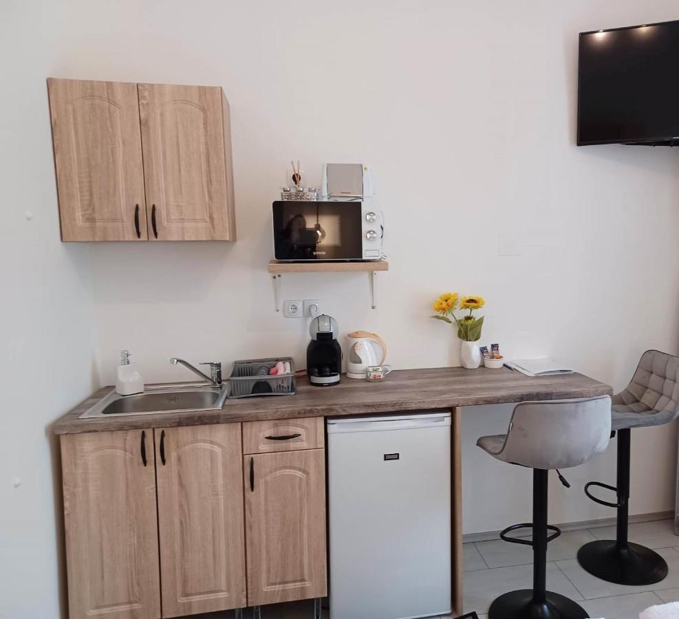 Rad-Var Apartmanhaz Έγκερ Εξωτερικό φωτογραφία