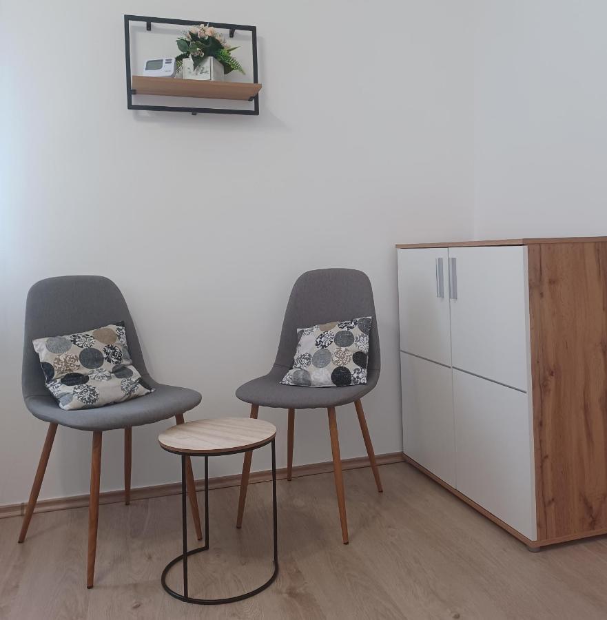 Rad-Var Apartmanhaz Έγκερ Εξωτερικό φωτογραφία